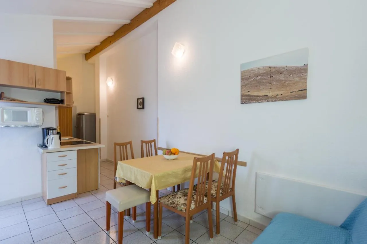 Apartment Karigador 2534B Hırvatistan